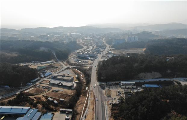 울진대로(아영레미콘~북부삼거리) 4차로 확장공사 구간. 울진군 제공