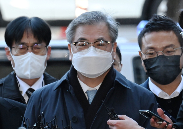 서훈 전 청와대 국가안보실장이 지난해 12월 2일 오전 서울중앙지법에서 열린 