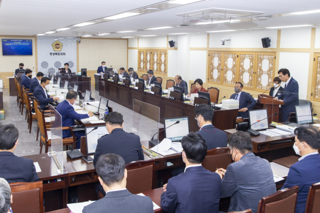 경북도의회 예산결산특별위원회가 예산안 심사를 진행하는 모습. 경북도의회 제공