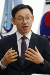 지난 5일 매일신문과 인터뷰 중인 한국산업기술평가관리원 전윤종 원장. 김영진 기자 kyjmaeil@imaeil.com