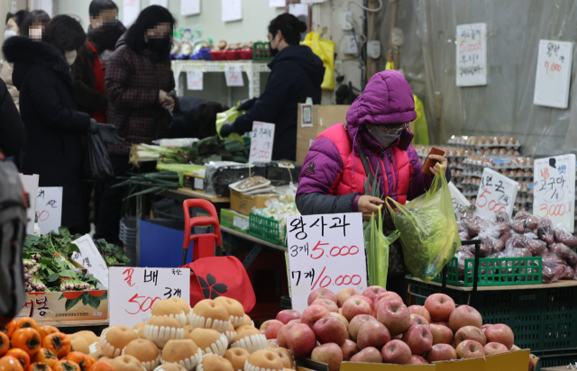 서울 시내 전통시장 모습. 연합뉴스