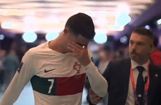 2022 카타르 월드컵 8강에서 포르투갈이 모로코에 0대1로 패배해 탈락하자 눈물을 흘린 크리스티아누 호날두. 연합뉴스