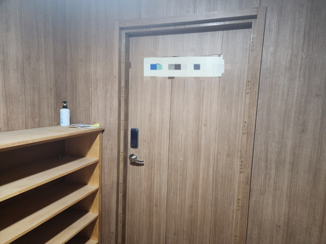 대구 아파트 공사현장에서 하청을 맡은 건설사가 임금과 식대를 체불해 피해를 호소하는 이들이 늘어나고 있다. 사진은 지난 11일 오후 찾은 건설사 사무실 모습. 임재환 기자