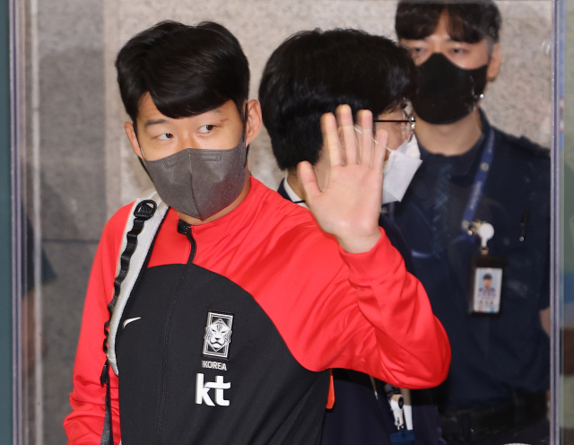 12년 만의 월드컵 16강 진출을 이룬 한국 축구대표팀의 