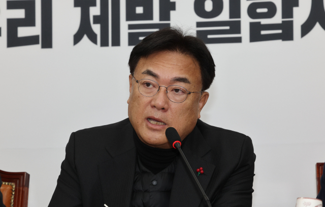 국민의힘 정진석 비상대책위원장이 15일 오전 서울 여의도 국회에서 열린 비상대책위원회의에서 발언하고 있다. 연합뉴스