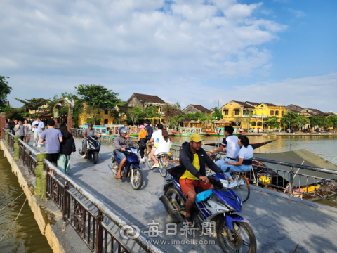 코로나 시대, 마스크 없는 인기 관광지 베트남 호이안