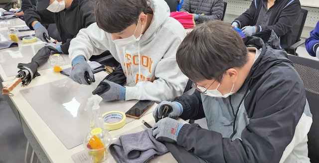 SK실트론 임직원들이 