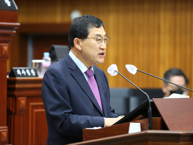 주낙영 경주시장이 지난달 열린 경주시의회 정례회에서 시정연설을 통해 2023년도 시정방향을 밝히고 있다. 경주시 제공