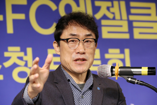 이호경 대구FC 엔젤클럽 회장이 27일 오전 대구 남구 이천동 대구아트파크에서 열린 대구경북 중견언론인모임 
