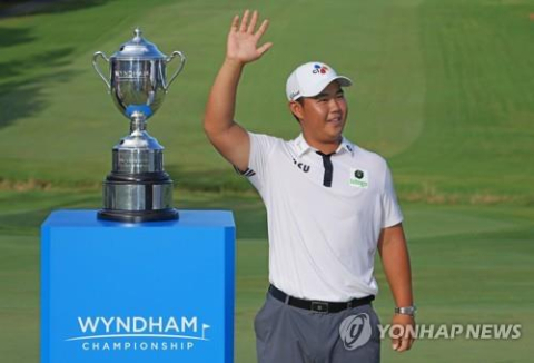 1라운드 1번 홀 쿼드러플 보기를 하고도 우승한 김주형. AFP/게티이미지=연합뉴스