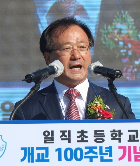 안동시 고향사랑기부제 1호 기부자인 김명돌 재경안동향우회 부회장. 안동시 제공