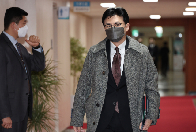 한동훈 법무부 장관이 30일 정부서울청사에서 열린 임시 국무회의에 참석하고 있다. 연합뉴스