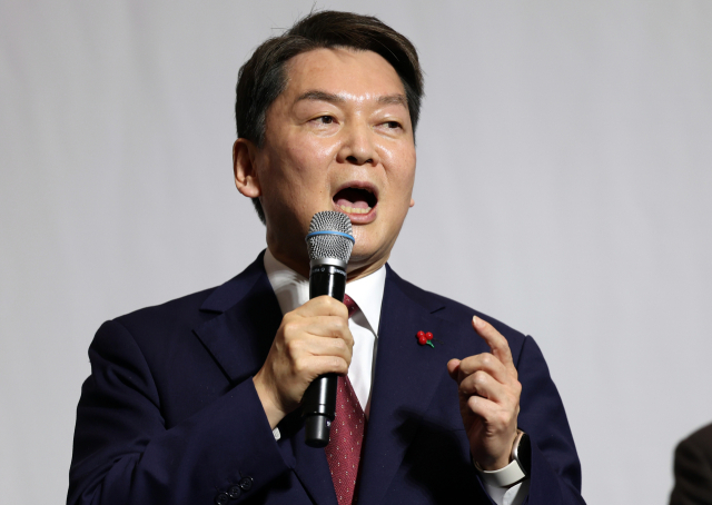 국민의힘 당권주자인 안철수 의원이 9일 오후 경남 창원시 성산구 창원컨벤션센터에서 열린 