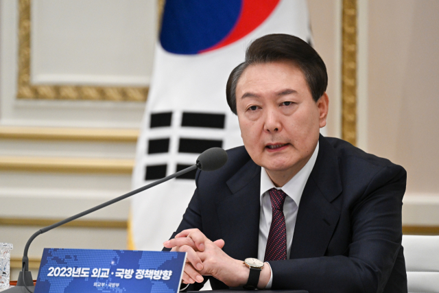 윤석열 대통령이 11일 청와대 영빈관에서 2023년도 외교부-국방부 업무보고에서 발언하고 있다. 연합뉴스