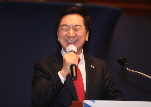 국민의힘 김기현 의원이 12일 대구 수성구 만촌동 인터불고 호텔에서 열린 영남지방자치연구원 개원식에서 특강을 하고 있다. 연합뉴스