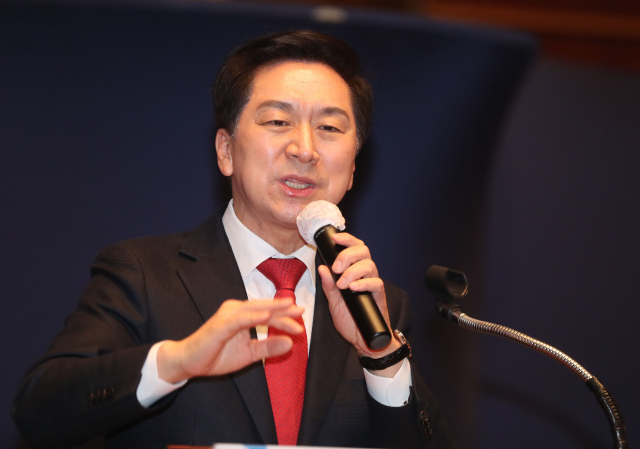 국민의힘 김기현 의원이 12일 대구 수성구 만촌동 인터불고 호텔에서 열린 영남지방자치연구원 개원식에서 특강을 하고 있다. 연합뉴스