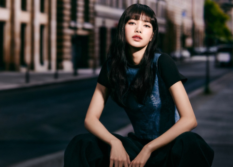 아크메드라비, 블랙핑크 리사와 함께 2023년 S/S 시즌룩 오픈