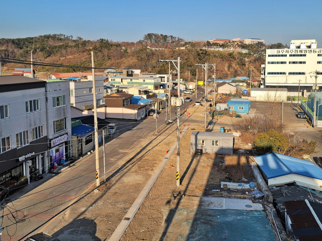 올 하반기 전 구간 개통을 앞두고 있는 감포중앙도시계획도로 미개통 구간 공사 현장. 경주시 제공