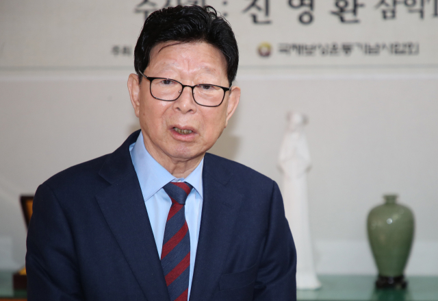 제12회 서상돈상 시상식이 18일 대구 중구 매일신문사에서 열린 제12회 서상돈상 시상식에서 수상자인 진영환 삼익THK(주) 회장이 수상소감을 밝히고 있다. 안성완 기자 asw0727@imaeil.com