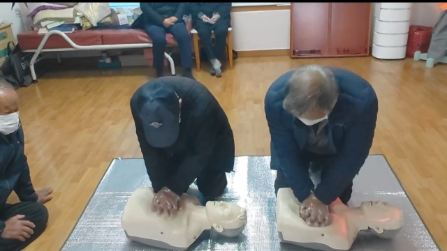 영주시 경로당 행복도우미 심폐소생술 활동 모습. 경북도 제공