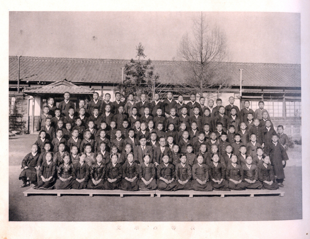 1938년 상주 함창초 졸업생 단체 사진. 함창초 제공