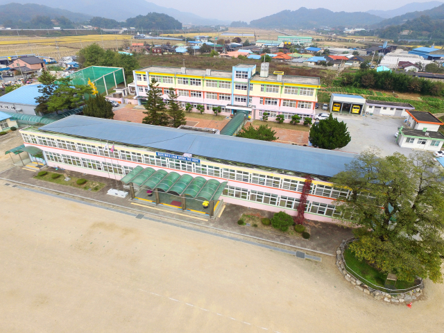 상주 옥산초 전경