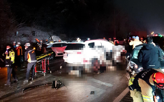지난 1월 15일 오후 9시 15분쯤 경기 포천시 구리포천고속도로 포천방향 도로에서 47중 연쇄추돌사고가 발생, 사망자 1명·중상자 3명·경상자 33명 등 총 37명의 사상자가 발생했다. 연합뉴스