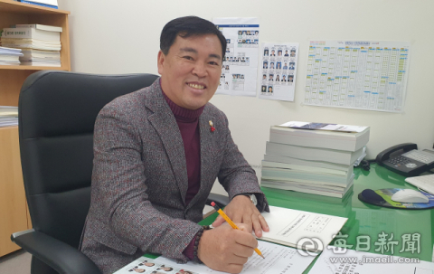 [톡톡, 초선의원] 최해곤 포항시의원 “주민과 기관 잇는 연결선 되고파”