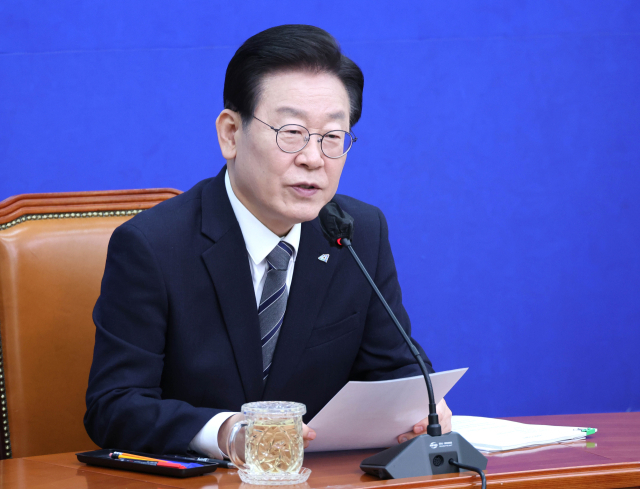 이재명 더불어민주당 대표가 30일 국회 대표실에서 자청해서 열린 기자간담회에서 발언하고 있다. 연합뉴스