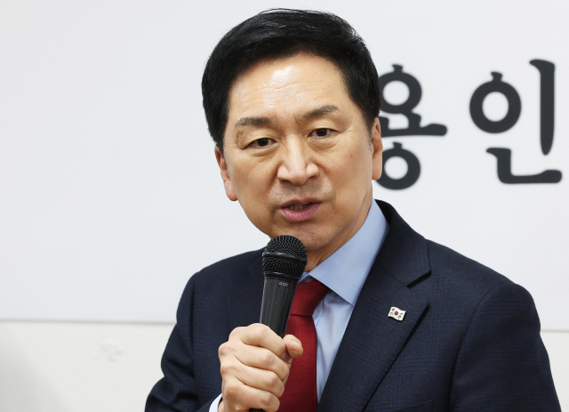 국민의힘 당권주자인 김기현 의원이 30일 오후 경기도 용인시 처인구 태호빌딩에서 열린 용인갑 당원간담회에서 발언하고 있다. 연합뉴스