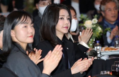 [화보] 김건희 여사, 관심 분야 '디자인계' 신년인사회 등장