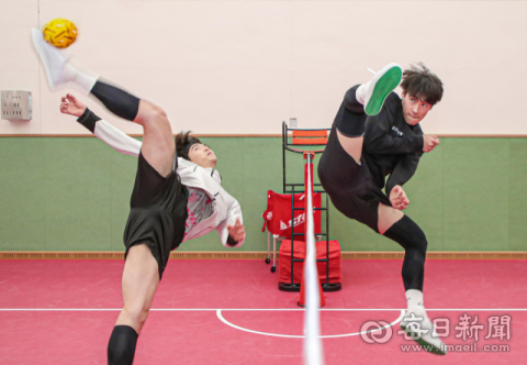 [스포츠IN] 전국체전 4강 향해 거침없이 하이킥!…대구시청 세팍타크로팀