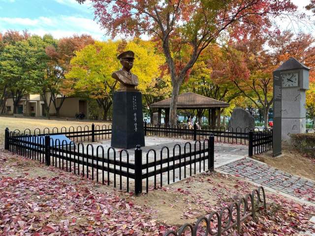 대구 서구 상리공원 내 권준 상군 흉상