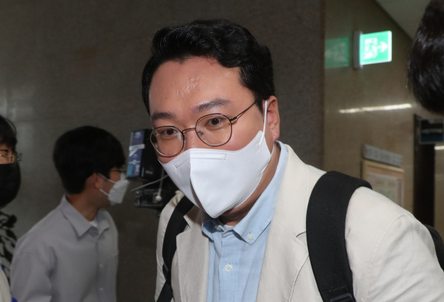 천하람 변호사가 지난해 9월 국회에서 비공개로 열린 혁신위원회 전체회의에 참석하고 있는 모습. 연합뉴스