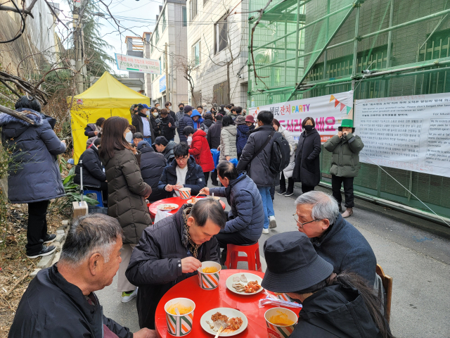 2일 오후 1시쯤 대구 북구 대현동 이슬람사원 공사 현장 앞에서 