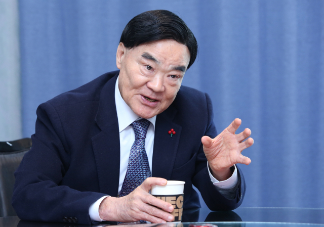이구목 엠플러스케이 대표이사는 