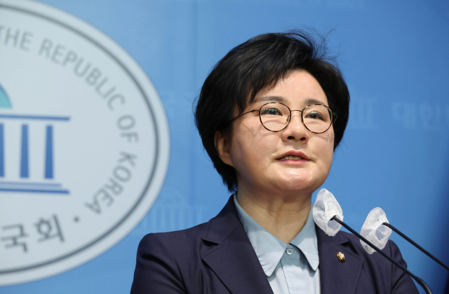 국민의힘 조수진 의원이 3일 국회 소통관에서 최고위원 출마 기자회견을 하고 있다. 연합뉴스