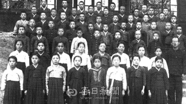 1939년 제27회 청송초등학교 졸업사진. 청송초 제공