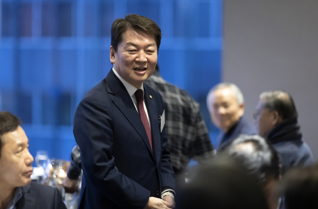 국민의힘 안철수 당대표 후보가 9일 오전 서울 더플라자에서 열린 청조포럼에 참석해 있다. 연합뉴스