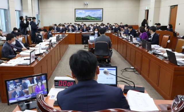 국회 환경노동위원회 전체회의. 연합뉴스