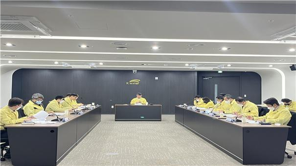 한국수자원공사 낙동강유역본부(본부장 차종명)는 16일 대구 북구 낙동강유역본부에서 가뭄 비상대책본부 킥오프(Kick-off) 회의를 열었다. 낙동강유역본부 제공