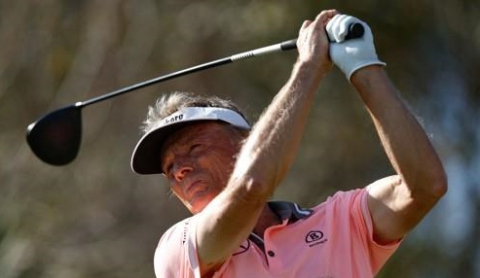 이것이 노익'샷'…66세 랑거, PGA 챔피언스 45승째 '통산 최다승 타이'