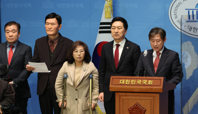 국민의힘 김기현 당 대표 후보가 20일 오전 서울 여의도 국회 소통관에서 열린 전직 바른정당 당협위원장 모임인 
