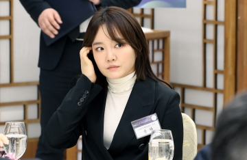 [화보] 윤석열feat.윤하, 무슨일? '우주경제 개척자 오찬 간담회'