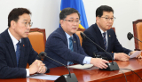 김성환 더불어민주당 정책위의장이 23일 국회 원내대표실에서 양곡관립법 관련 기자회견을 하고 있다. 연합뉴스