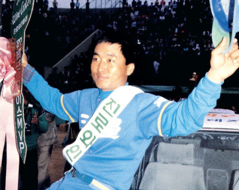 故 장효조 '1985년 안타 1개 취소'…통산타율 0.331→0.330 정정
