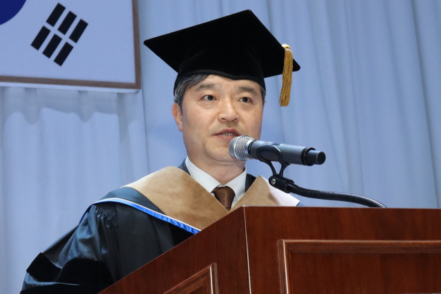 이승환 구미대 총장이 제32회 입학식에서 환영사를 하고 있다. 구미대 제공