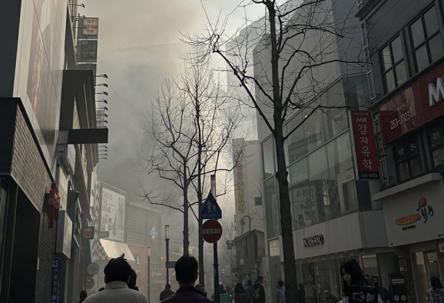 3일 대구 동성로 한 카페 건물에서 화재가 발생했다. 독자제공