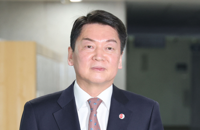국민의힘 안철수 당 대표 후보가 5일 오전 서울 여의도 국회 의원회관에서 열린 언론인 간담회에 참석하고 있다. 연합뉴스