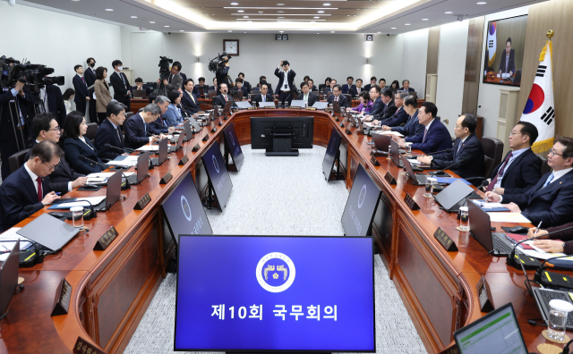 윤석열 대통령이 7일 서울 용산 대통령실 청사에서 열린 국무회의에서 발언하고 있다. 연합뉴스
